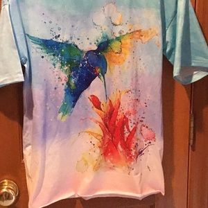 T-shirt with hummingbird. Small.